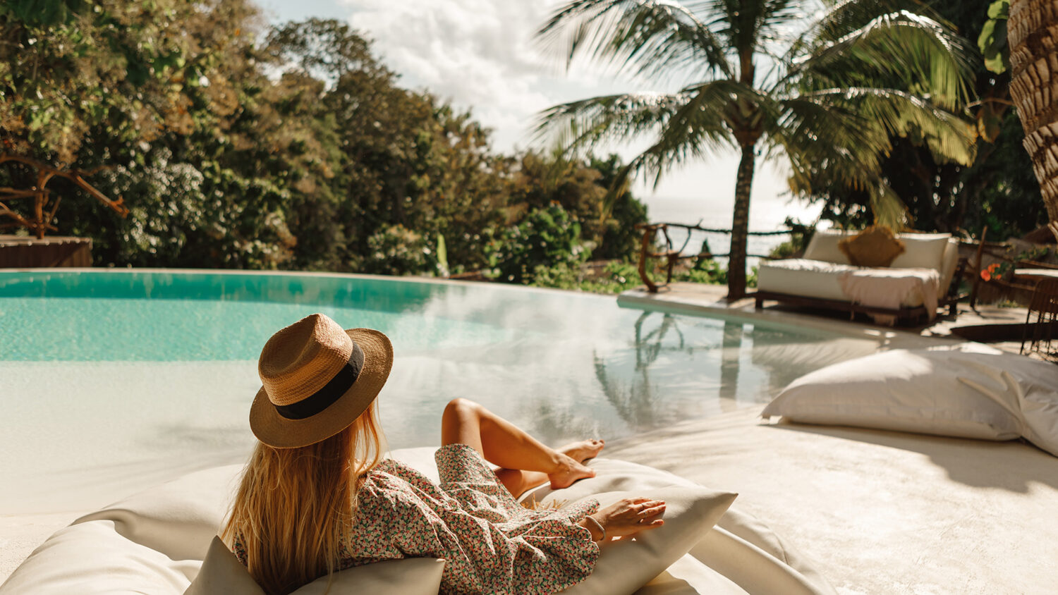 Delaire Country Club

$4,500,000